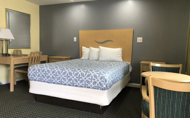 photo 5 of Chisholms Motor Inn
