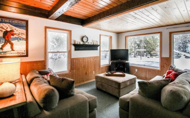 photo 5 of Chiwawa River Chalet Apartment 2 NW Comfy Cabins