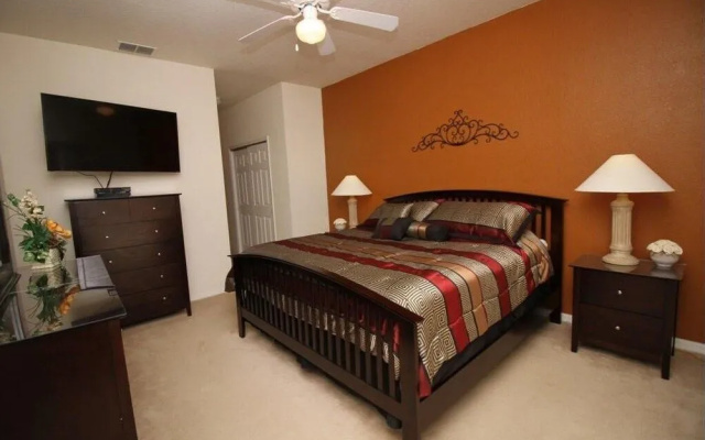 photo 2 of Christine's West Haven Vacation Home