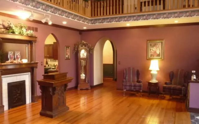 photo 2 of Christopher's Bed & Breakfast
