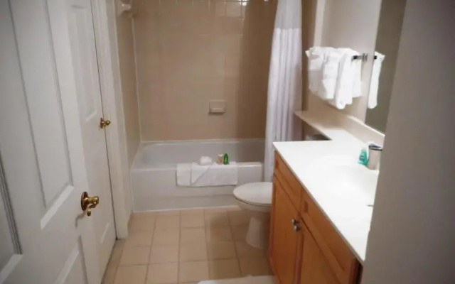 photo 4 of Weichert Suites at Thomas Circle