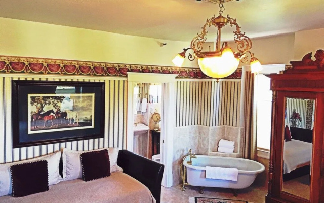 photo 5 of Churchill Manor B&B