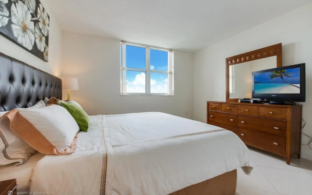 photo 5 of Churchill Suites Miami Brickell