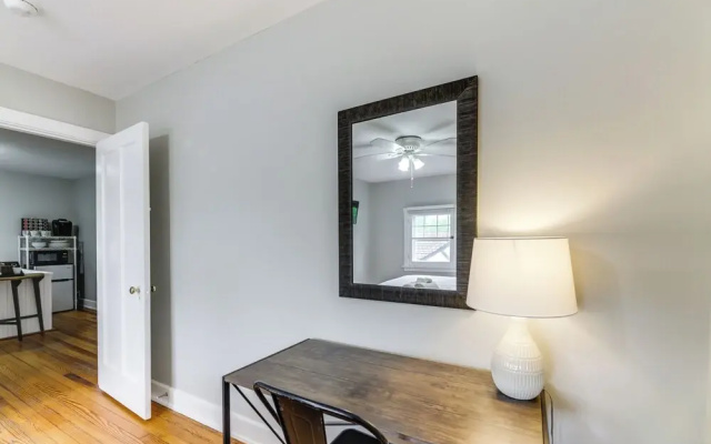 photo 5 of Cincinnati Apartment: 1 Mi to Hyde Park Square!