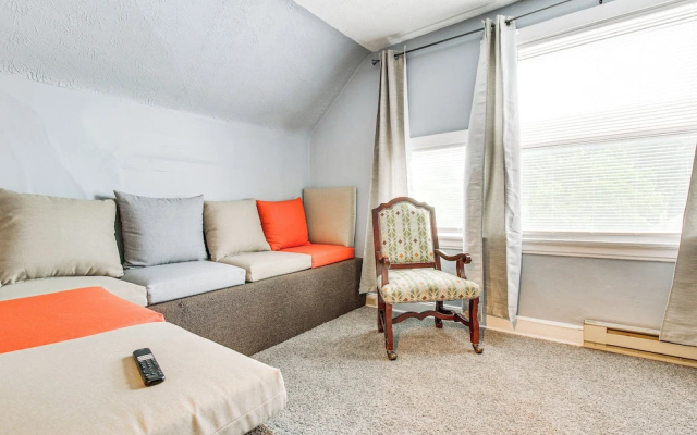 photo 2 of Pet-friendly Cincinnati Apt: 5 Mi to Downtown!