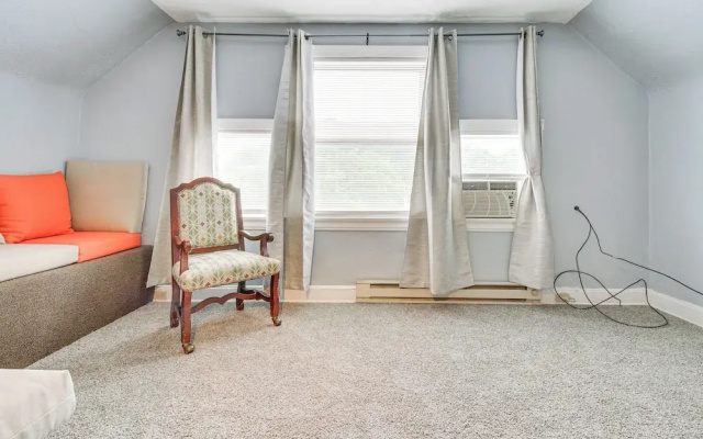 photo 3 of Pet-friendly Cincinnati Apt: 5 Mi to Downtown!