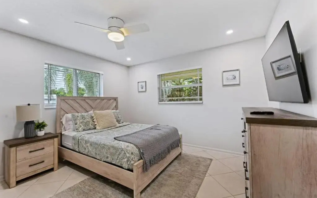 photo 5 of Cinderella's Beach Cottage