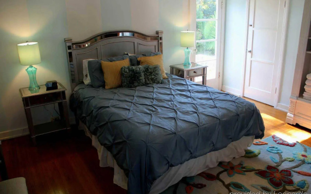 photo 2 of Cinema Suites Bed & Breakfast
