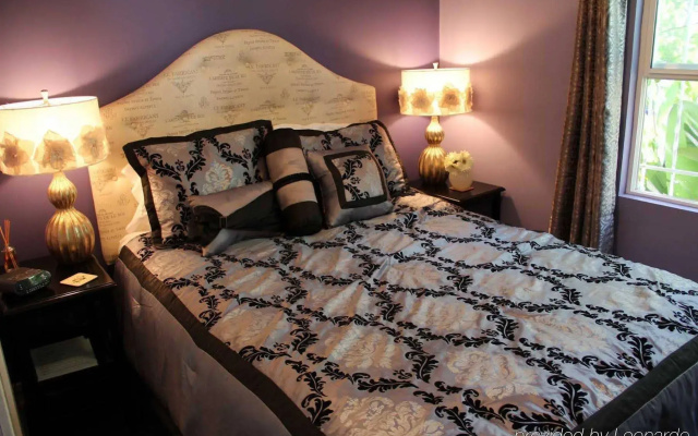 photo 3 of Cinema Suites Bed & Breakfast
