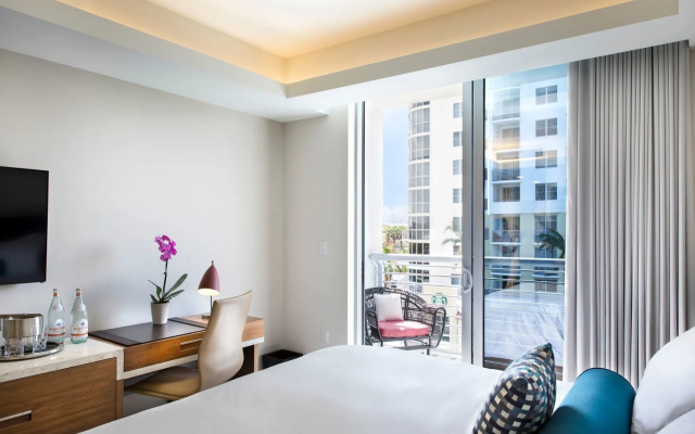 photo 3 of CIRC Hotel