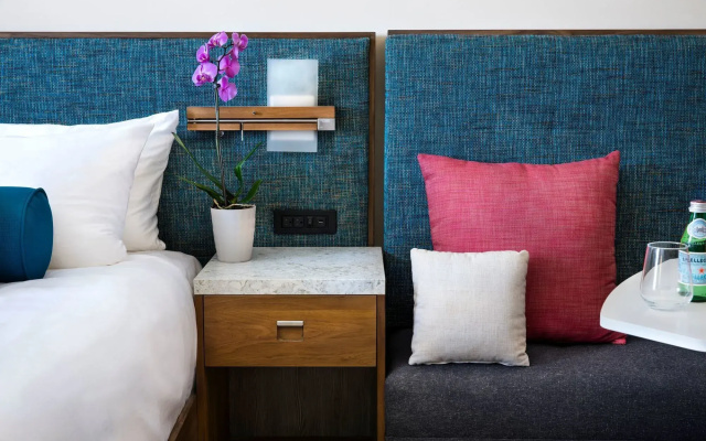photo 4 of CIRC Hotel