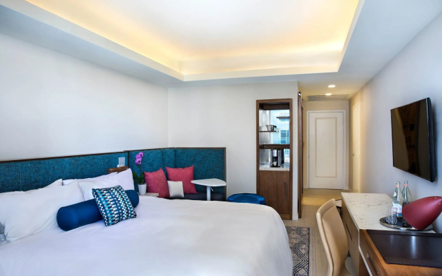 photo 5 of CIRC Hotel