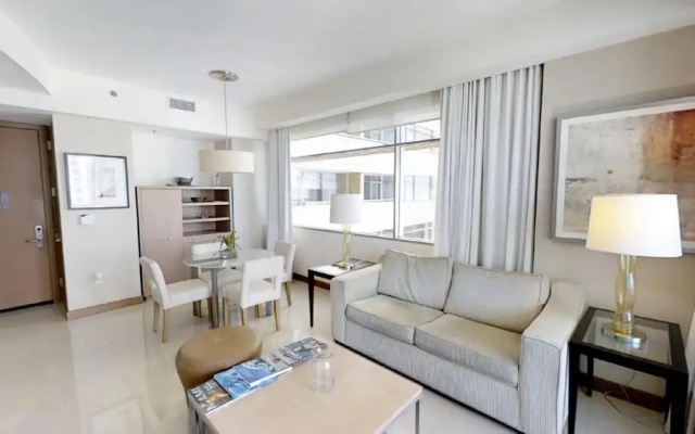photo 4 of CitiScape - 1 BR Apt at Conrad Hilton