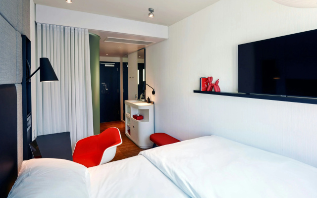 photo 2 of citizenM Los Angeles Downtown