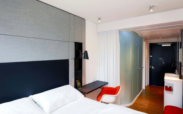 photo 3 of citizenM Los Angeles Downtown