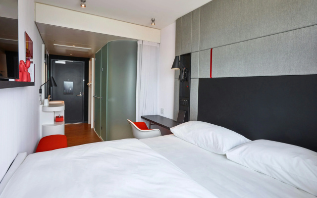 photo 3 of citizenM Seattle Pioneer Square