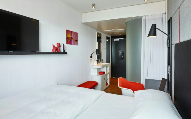 photo 4 of citizenM Seattle Pioneer Square