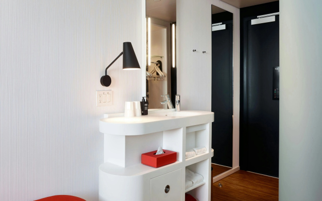 photo 5 of citizenM Seattle Pioneer Square