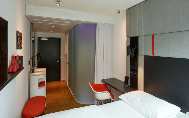 photo 4 of citizenM Washington DC Capitol