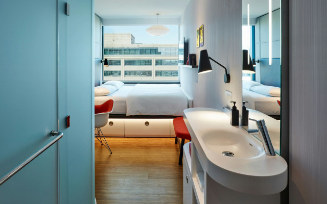 photo 5 of citizenM Washington DC Capitol