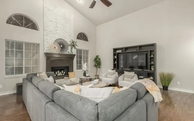 photo 5 of Citrus Cove Mesa 4 Bedroom Home by RedAwning