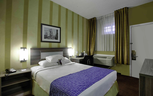 photo 5 of Travelodge by Wyndham Phoenix Downtown