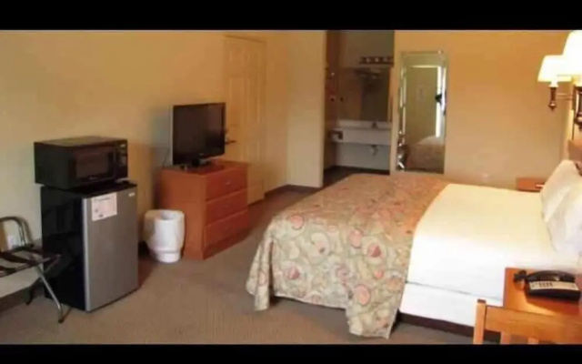 photo 3 of City Heart Inn & Suites