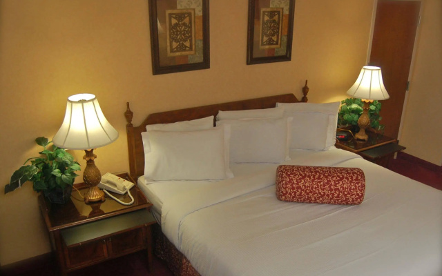 photo 2 of City Hotel & Bistro