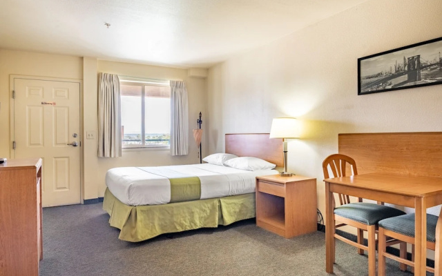 photo 3 of City Inn