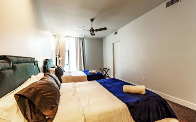 photo 3 of City Luxury Oasis! 3 Level Condo With 360 Roof!