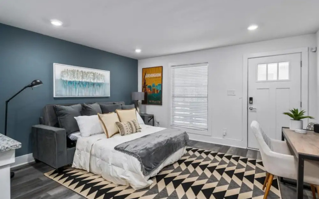 photo 2 of City Views Comfy King Bed Location