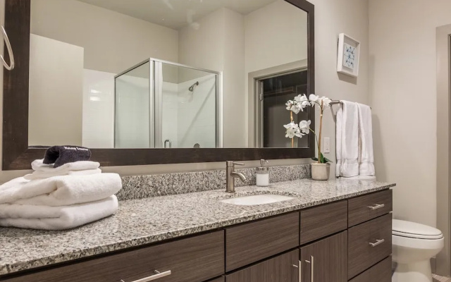 photo 3 of Uptown Downtown City View 1 BR Apt by Frontdesk