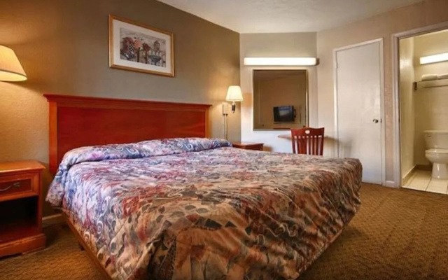 photo 5 of Civic Center Inn