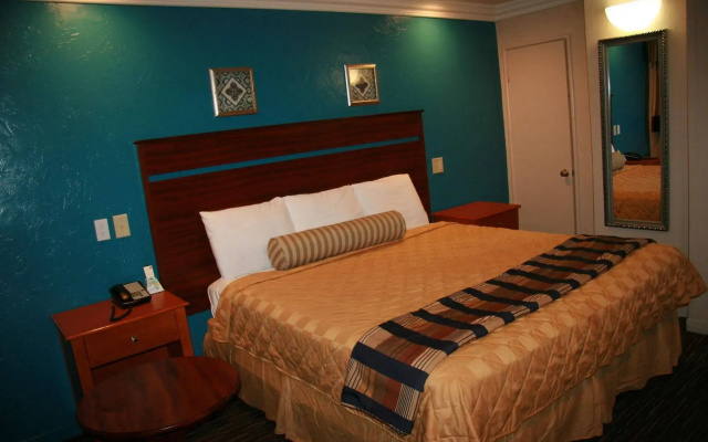 photo 3 of Civic Center Lodge