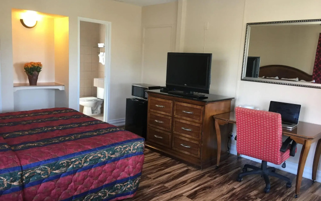 photo 3 of Civic Center Motel
