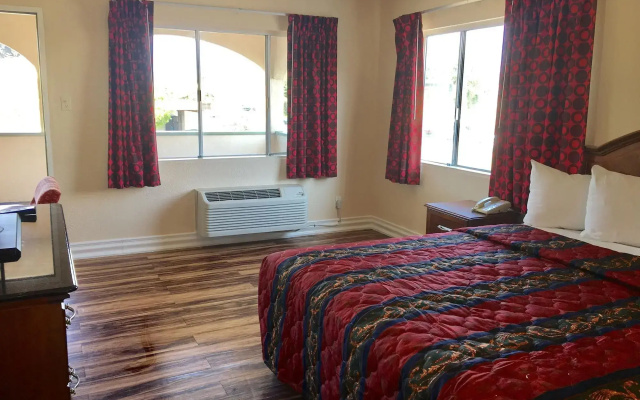 photo 4 of Civic Center Motel