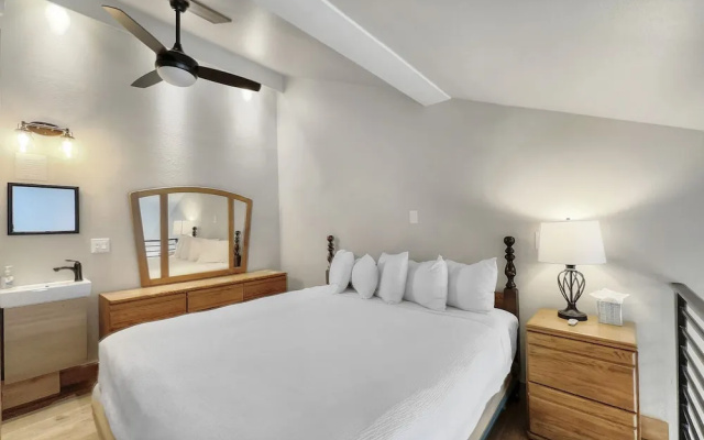 photo 4 of Studio with Prime Location in Heart of Center Village - CJ303 by Redawning