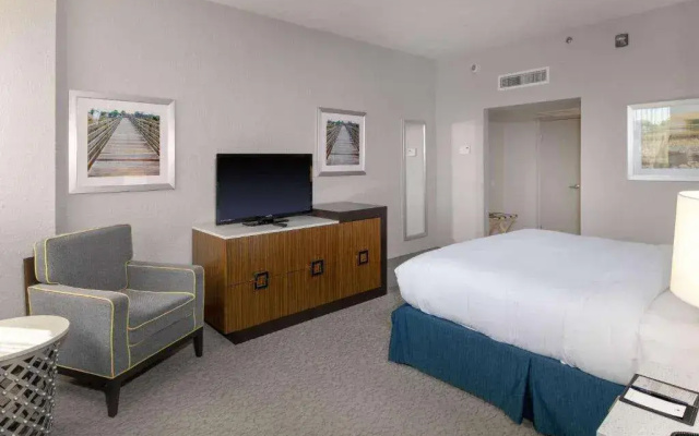 photo 2 of Doubletree By Hilton Hotel Jacksonville Airport