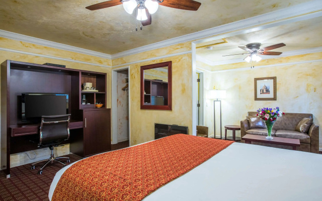 photo 3 of Clarion Collection Carmel Oaks Inn