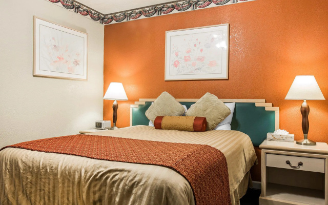 photo 5 of Clarion Collection Wilkie's Inn Pacific Grove - Monterey