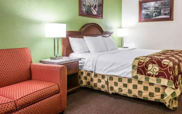 photo 2 of Clarion Hotel