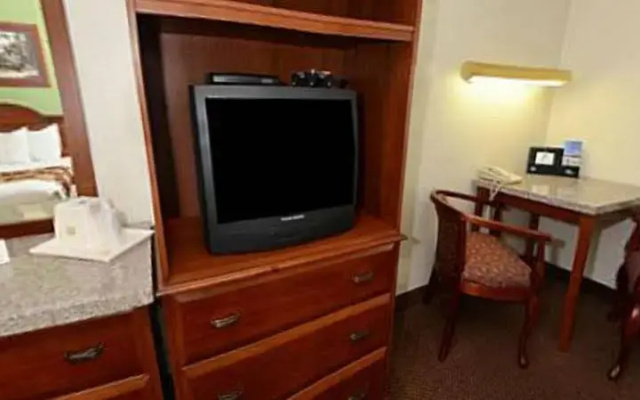 photo 3 of Clarion Hotel