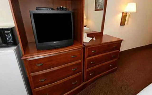 photo 4 of Clarion Hotel