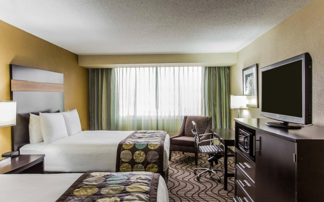 photo 4 of Clarion Hotel Airport & Conference Center