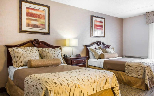 photo 3 of Clarion Hotel Philadelphia International Airport