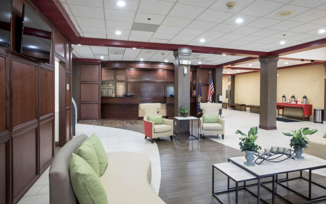 photo 2 of Clarion Hotel Detroit Metro Airport