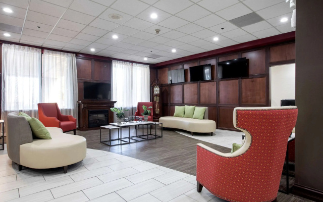photo 4 of Clarion Hotel Detroit Metro Airport