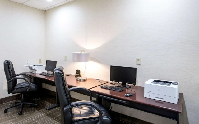 photo 5 of Clarion Hotel Detroit Metro Airport