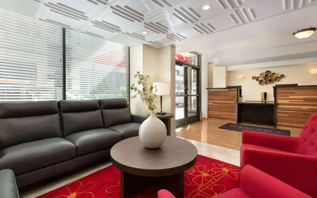 photo 2 of Ramada by Wyndham Oakland Downtown City Center