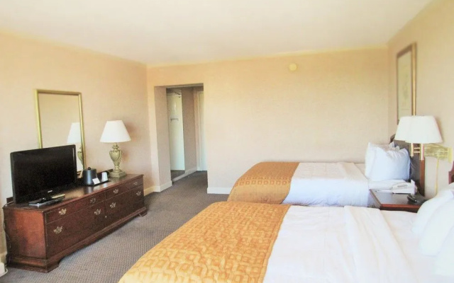 photo 4 of Clarion Hotel Downtown